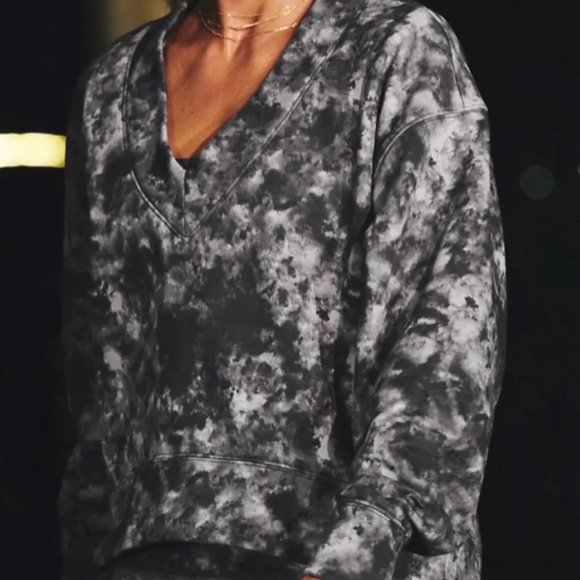 Fabletics Cozy Fleece V-Neck Sweatshirt - Picture 1 of 7